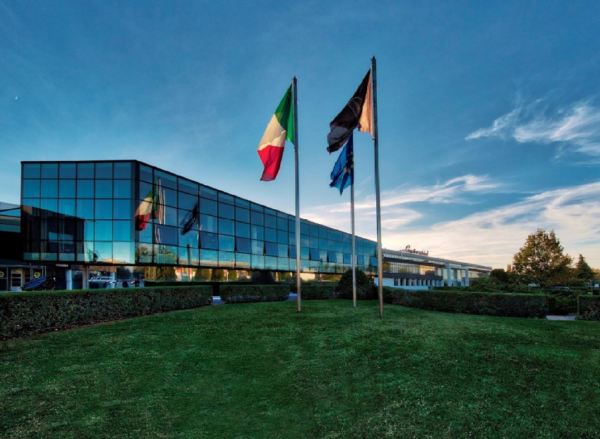 [참고사진] 오토모빌리 람보르기니 전경.jpg